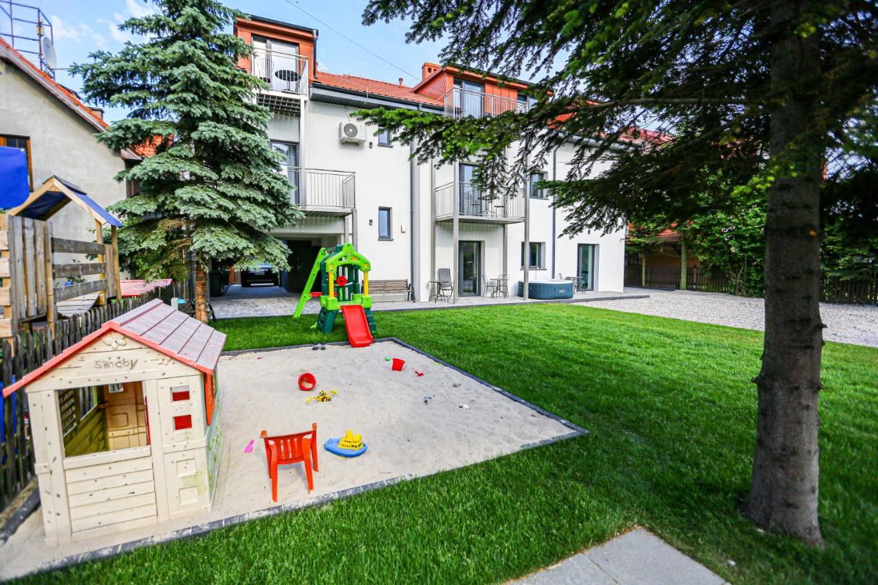 Apart Baltyk Pokoje & Apartamenty Łeba Exterior foto