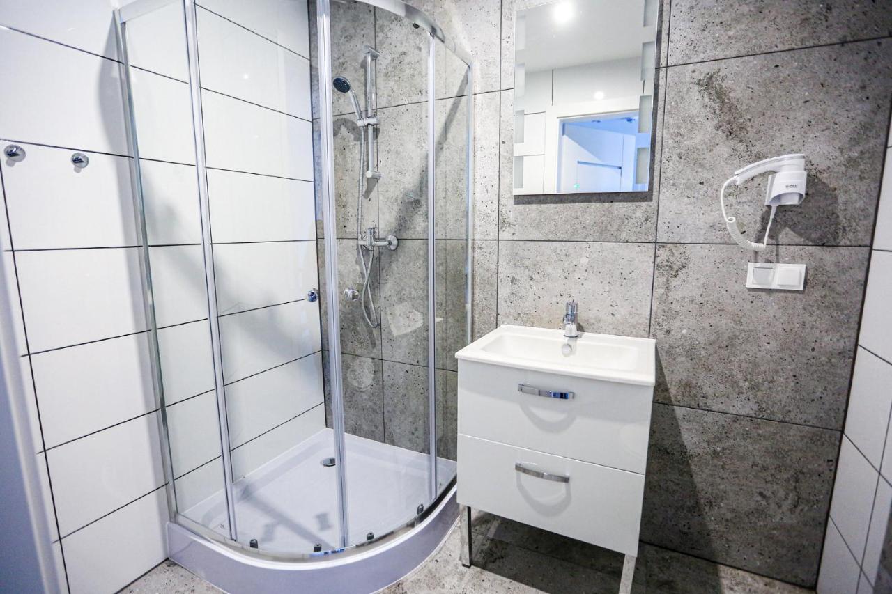 Apart Baltyk Pokoje & Apartamenty Łeba Exterior foto