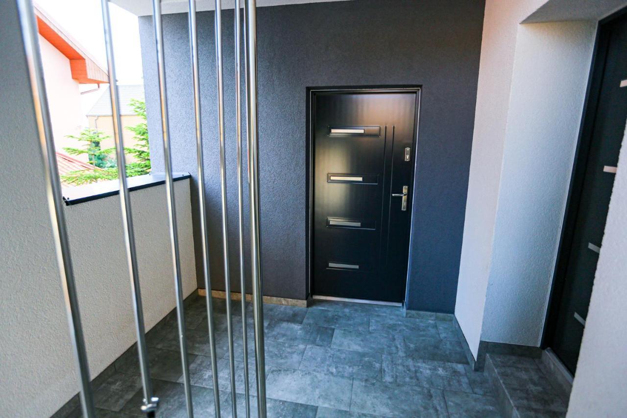 Apart Baltyk Pokoje & Apartamenty Łeba Exterior foto